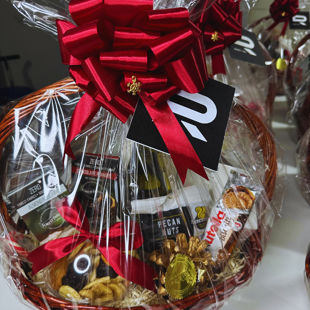 Snack and Wine hamper